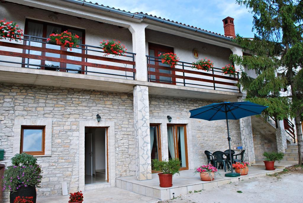 Apartment Mateo Šajini Oda fotoğraf